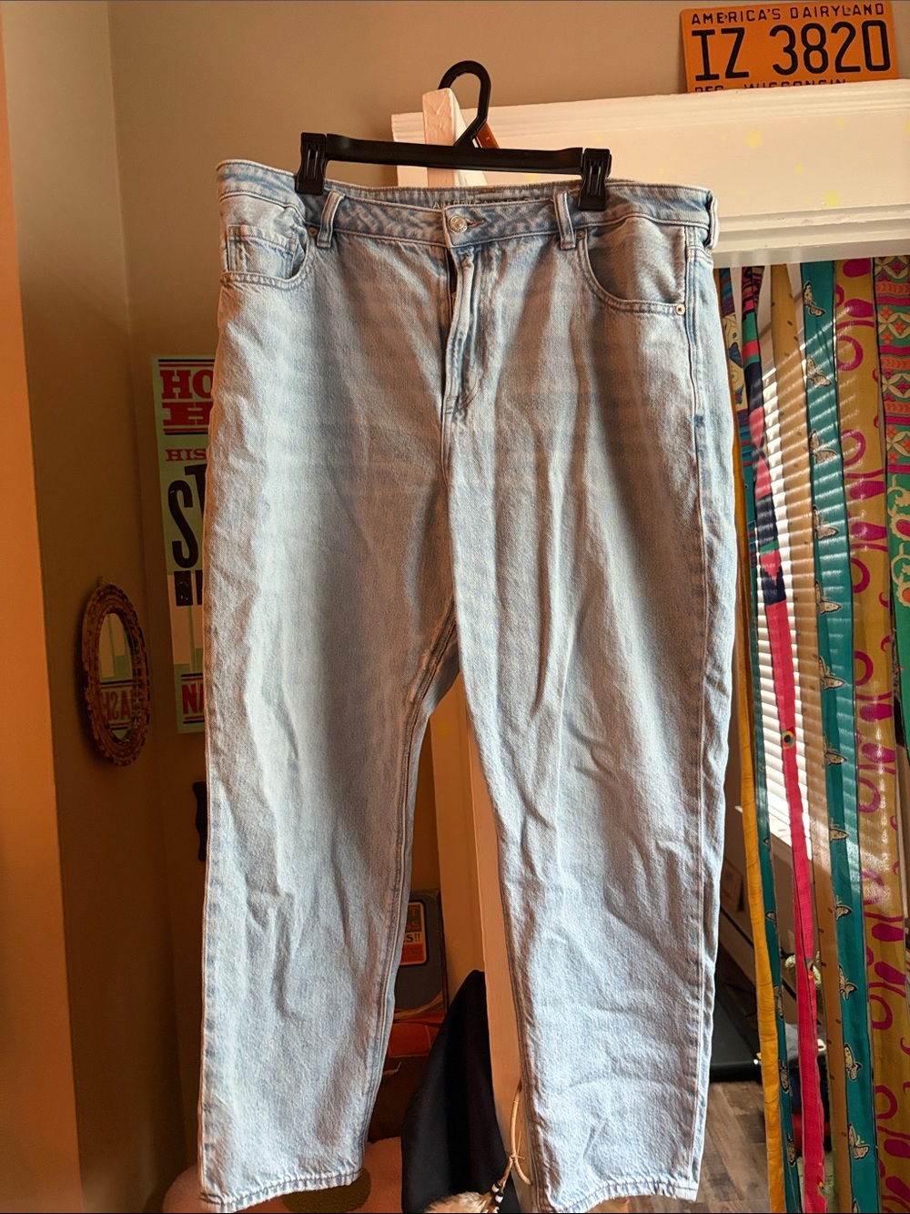 American Eagle Outfitters Light Blue Relaxed Fit Jeans